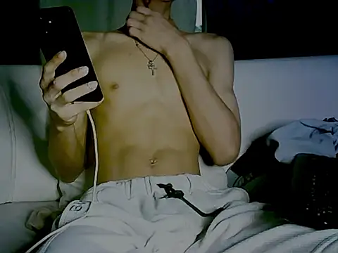 Snapshot of Key_198 chatting on December 13, 11:02 am Key 198 online show from December 13, 11:02 am