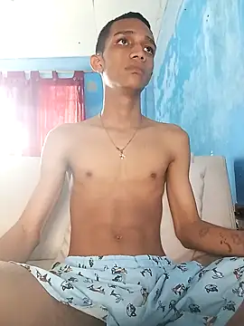 Snapshot of Key_198 chatting on February 14, 1:29 pm Key 198 online show from February 14, 1:29 pm