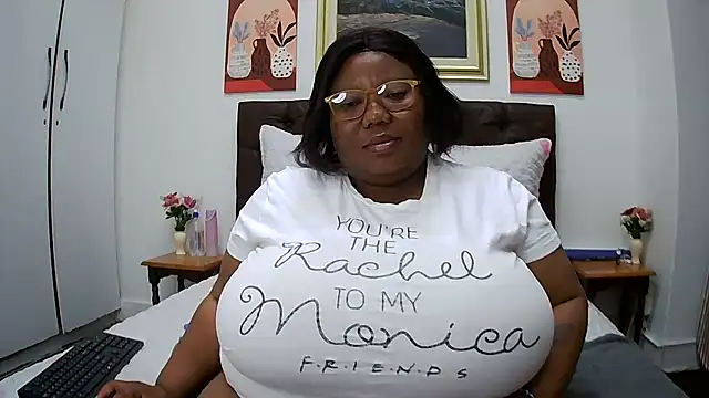 Snapshot of DAIRYBELLELIZxx chatting on July 1, 8:19 pm DAIRYBELLELIZxx online show from July 1, 8:19 pm