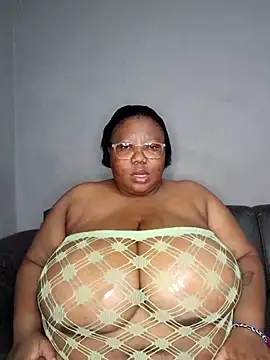 Snapshot of DAIRYBELLELIZxx chatting on July 22, 9:39 pm DAIRYBELLELIZxx online show from July 22, 9:39 pm