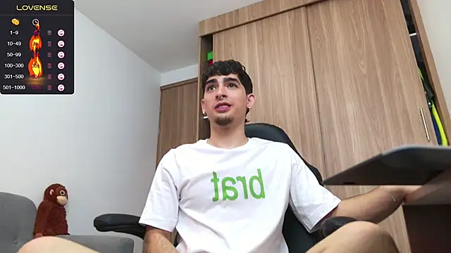 Snapshot of zenn_rush1 chatting on December 18, 12:07 pm zenn rush1 online show from December 18, 12:07 pm