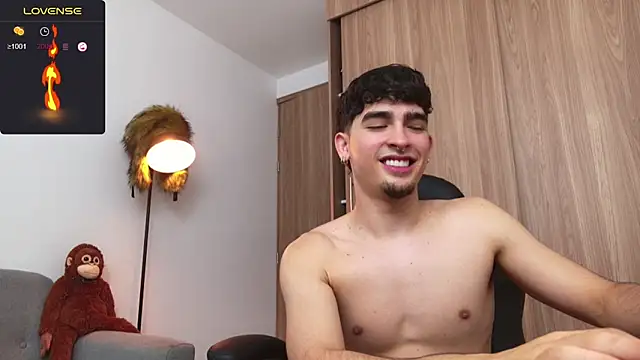 Snapshot of zenn_rush1 chatting on January 13, 3:36 pm zenn rush1 online show from January 13, 3:36 pm