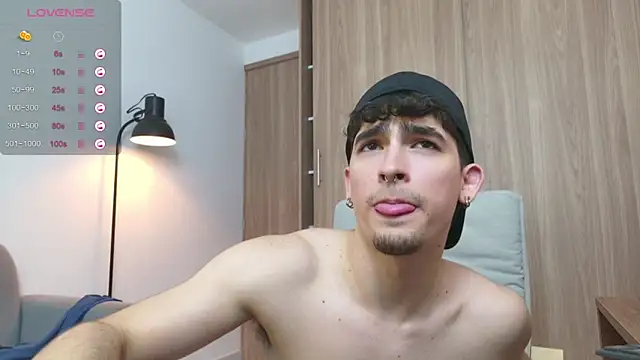 Snapshot of zenn_rush1 chatting on February 22, 2:41 pm zenn rush1 online show from February 22, 2:41 pm