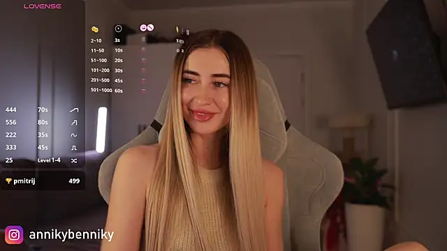 Coconutkittyy online show from December 16, 5:11 pm