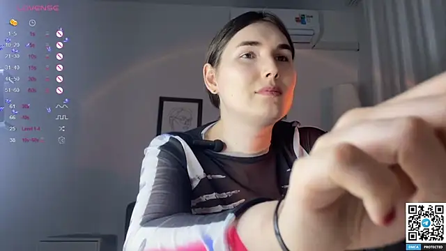 Maria Bowie online show from February 28, 8:50 pm