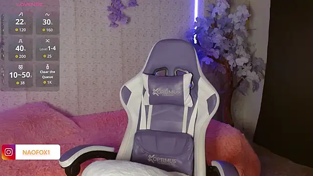 Snapshot of NaomiFox1 chatting on September 14, 4:33 am NaomiFox1 online show from September 14, 4:33 am