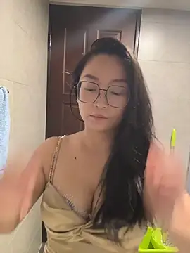 wt0314 online show from June 8, 1:33 pm