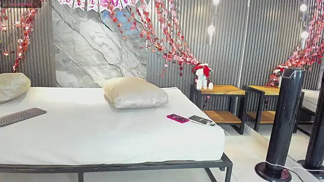 julietha taylor online show from February 7, 2:04 am