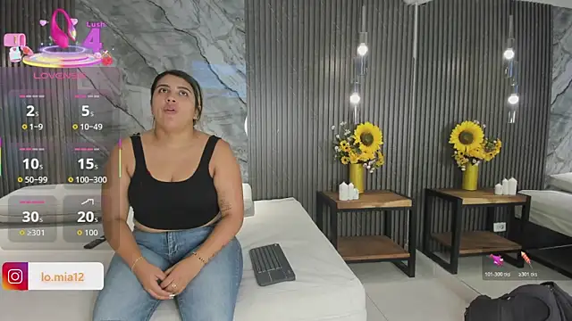 Snapshot of julietha_taylor chatting on May 21, 2:07 am julietha taylor online show from May 21, 2:07 am