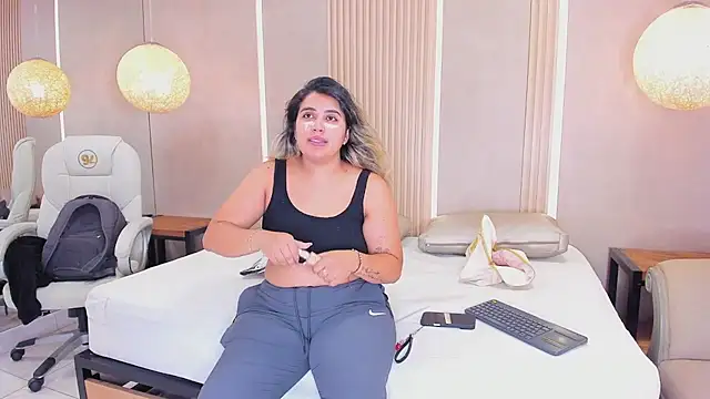 Snapshot of julietha_taylor chatting on July 6, 3:03 am julietha taylor online show from July 6, 3:03 am