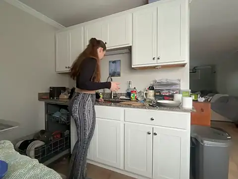 MissSwitch online show from December 14, 7:51 pm