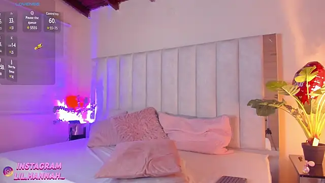 lil hanna18 online show from March 19, 6:23 pm