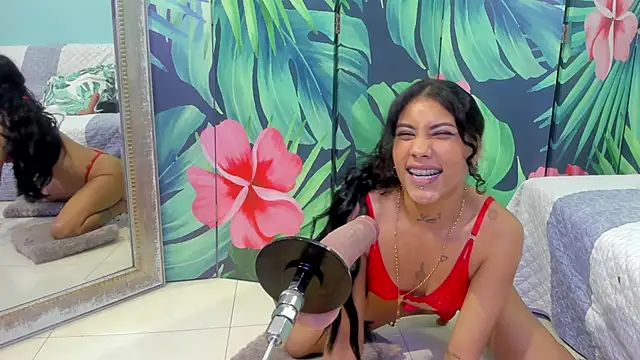 Snapshot of Mieldeluna chatting on February 20, 6:59 am Mieldeluna online show from February 20, 6:59 am