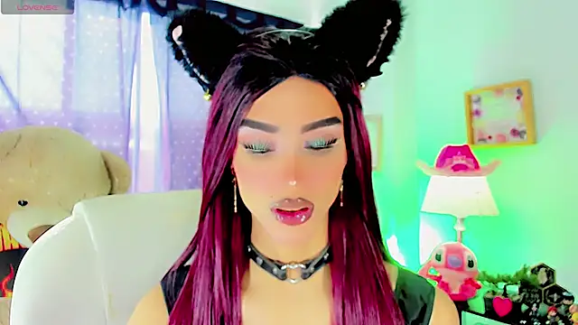 Snapshot of dollswit01 chatting on February 9, 1:25 pm dollswit01 online show from February 9, 1:25 pm