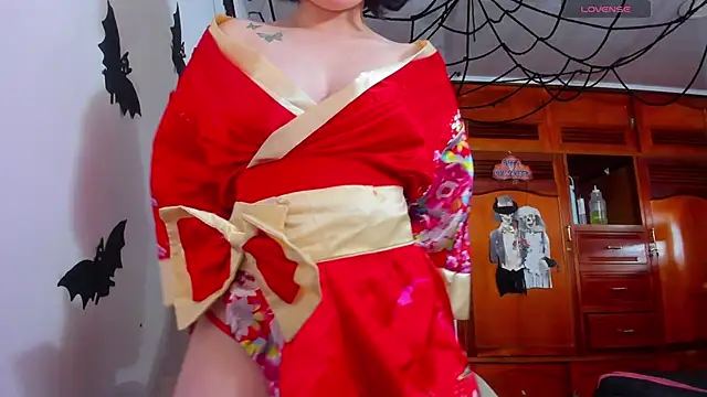 Maavca  online show from October 31, 7:59 pm