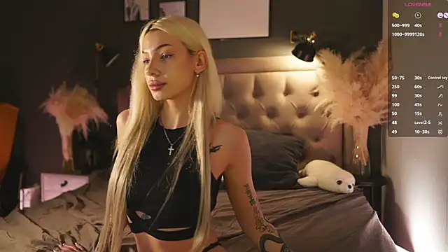 LolaStifler online show from February 22, 5:46 pm