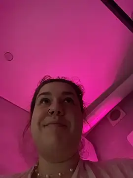 SuzieMurray online show from November 15, 8:11 am