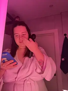 SuzieMurray online show from November 20, 8:14 am