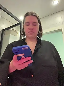 SuzieMurray online show from July 25, 8:23 am