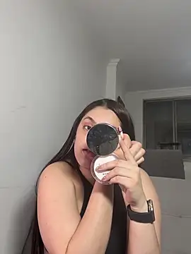 Snapshot of kimberlyhills1 chatting on December 14, 11:01 pm kimberlyhills1 online show from December 14, 11:01 pm