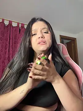 Snapshot of kimberlyhills1 chatting on February 6, 1:38 am kimberlyhills1 online show from February 6, 1:38 am