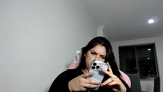 Snapshot of kimberlyhills1 chatting on March 10, 11:06 pm kimberlyhills1 online show from March 10, 11:06 pm