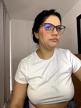 Snapshot of kimberlyhills1 chatting on November 14, 7:34 pm kimberlyhills1 online show from November 14, 7:34 pm