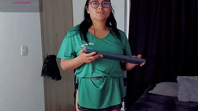 Snapshot of lorymoon chatting on December 2, 10:12 pm lorymoon online show from December 2, 10:12 pm