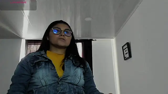 Snapshot of lorymoon chatting on December 4, 7:01 pm lorymoon online show from December 4, 7:01 pm