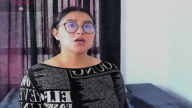 Snapshot of lorymoon chatting on December 6, 7:01 pm lorymoon online show from December 6, 7:01 pm