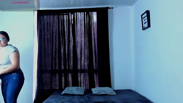 Snapshot of lorymoon chatting on December 15, 6:59 pm lorymoon online show from December 15, 6:59 pm