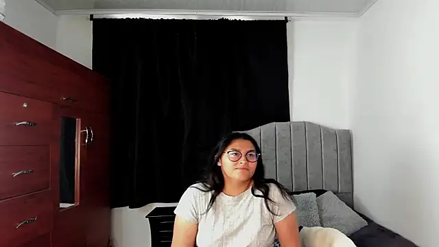 Snapshot of lorymoon chatting on January 10, 6:49 pm lorymoon online show from January 10, 6:49 pm