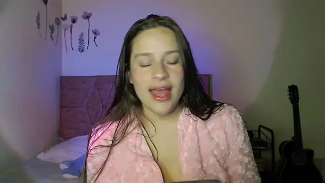 Snapshot of Serenity chatting on April 12, 12:59 am Serenity online show from April 12, 12:59 am
