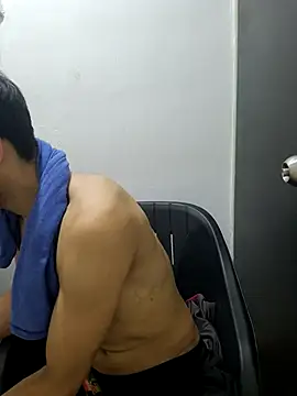 Snapshot of charlesss19 chatting on September 10, 3:28 am charlesss19 online show from September 10, 3:28 am