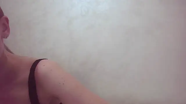 CaitlinaJayne23 online show from October 25, 4:42 am