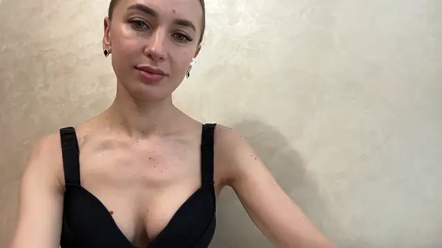 Snapshot of CaitlinaJayne23 chatting on May 14, 3:24 am CaitlinaJayne23 online show from May 14, 3:24 am