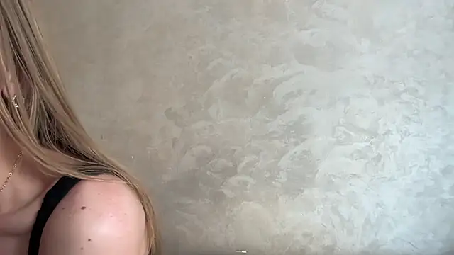 Snapshot of CaitlinaJayne23 chatting on May 16, 12:37 pm CaitlinaJayne23 online show from May 16, 12:37 pm