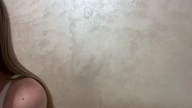Snapshot of CaitlinaJayne23 chatting on June 1, 6:20 pm CaitlinaJayne23 online show from June 1, 6:20 pm