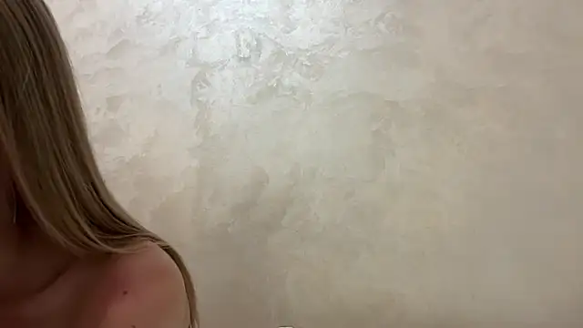 Snapshot of CaitlinaJayne23 chatting on July 28, 6:31 pm CaitlinaJayne23 online show from July 28, 6:31 pm