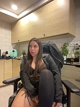 brazilianbbinuk online show from November 13, 7:13 pm