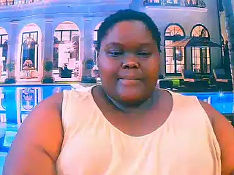 Snapshot of EbonyHotBuns chatting on June 17, 6:27 am EbonyHotBuns online show from June 17, 6:27 am