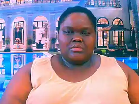 Snapshot of EbonyHotBuns chatting on June 17, 6:31 pm EbonyHotBuns online show from June 17, 6:31 pm