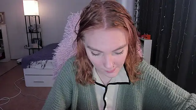 ReddHotPipper online show from February 28, 3:40 am