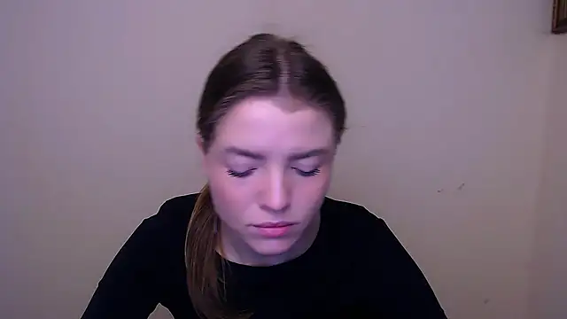 MissOliviaa  online show from February 12, 9:31 am