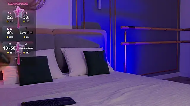 Snapshot of Smiley_Mia chatting on February 2, 8:13 am Smiley Mia online show from February 2, 8:13 am