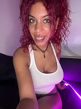 Snapshot of AlyssaHottv_ chatting on February 10, 10:09 am AlyssaHottv online show from February 10, 10:09 am