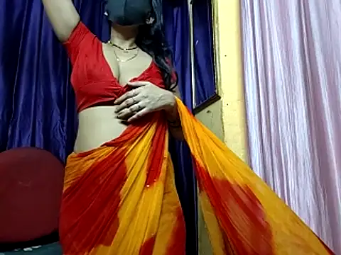Snapshot of poojaxxx65 chatting on April 12, 10:15 pm poojaxxx65 online show from April 12, 10:15 pm
