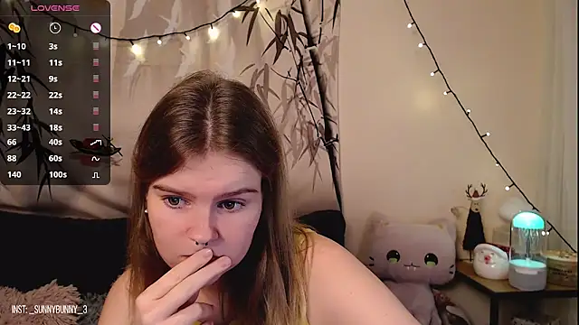 Moona xx online show from December 17, 9:05 pm