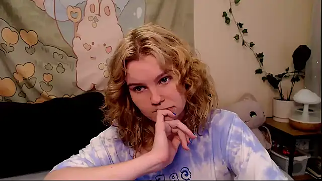Snapshot of Moona_xx chatting on June 24, 10:31 pm Moona xx online show from June 24, 10:31 pm