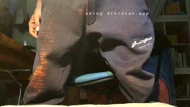 Snapshot of otikatseikaip3r chatting on October 18, 1:45 pm otikatseikaip3r online show from October 18, 1:45 pm